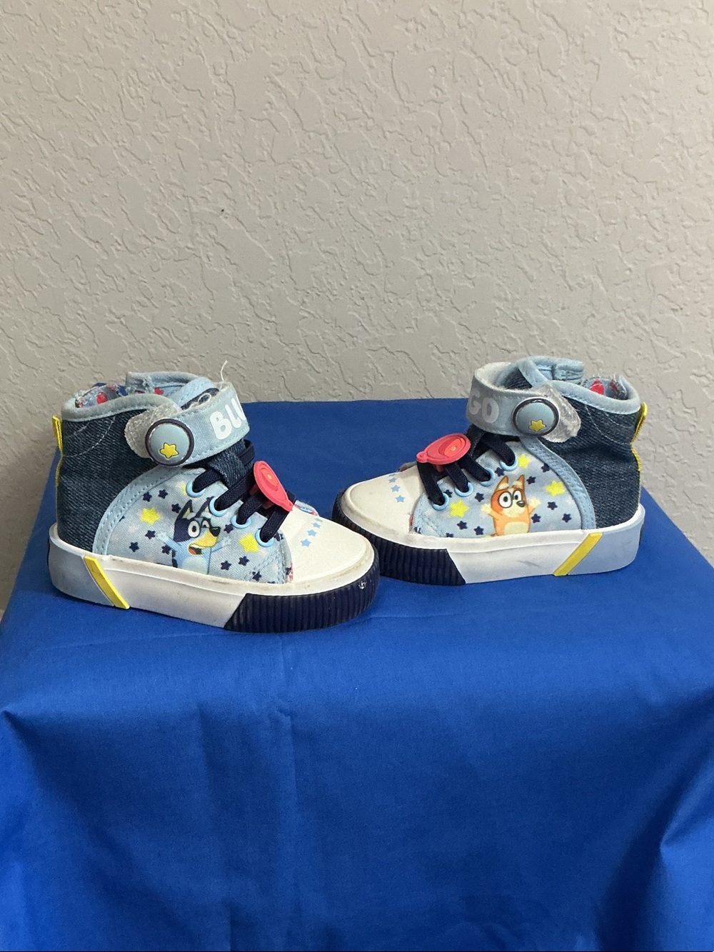 💙 Bluey & Bingo Toddler High Top Sneakers Denim Canvas Shoes Size 6 🐾